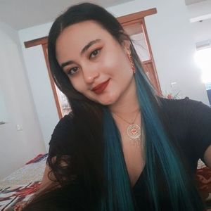 Meet your Posher, Daniela